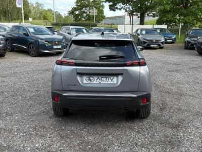 Peugeot 2008 1.2 100 ALLURE (2025) - Photo 6