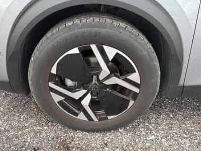 Peugeot 2008 1.2 100 ALLURE (2025) - Photo 9