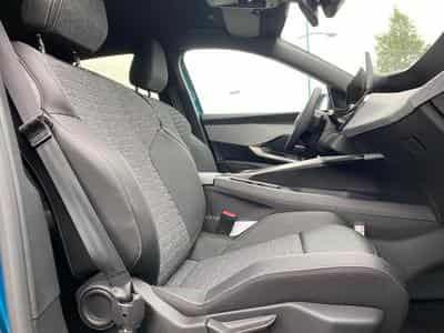 Peugeot 3008 1.2 HYBRID 145 ALLURE E-DCS6 (2025) - Photo 11