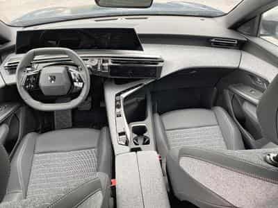 Peugeot 3008 1.2 HYBRID 145 ALLURE E-DCS6 (2025) - Photo 9