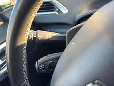Peugeot 2008 1.2 PURETECH 110 CROSSWAY (2019) - Photo 13