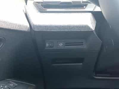 Peugeot 3008 1.2 HYBRID 145 ALLURE E-DCS6 (2025) - Photo 12