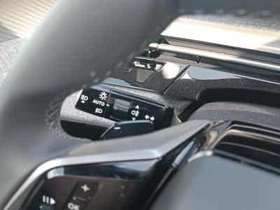 Peugeot 3008 1.2 HYBRID 145 ALLURE E-DCS6 (2025) - Photo 14
