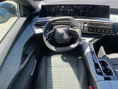 Peugeot 3008 1.2 HYBRID 145 ALLURE E-DCS6 (2025) - Photo 10