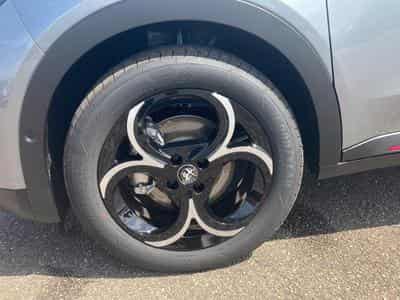 Alfa-Romeo JUNIOR 1.2 IBRIDA 145 SPECIALE E-DCT6 (2026) - Photo 9
