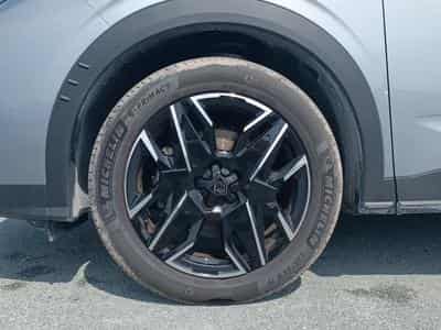 Peugeot 5008 HYBRID 145 ALLURE E-DCS6 (2025) - Photo 10