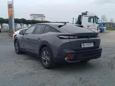 Peugeot 408 HYBRID 145 ALLURE E-DCS6 (2024) - Photo 7