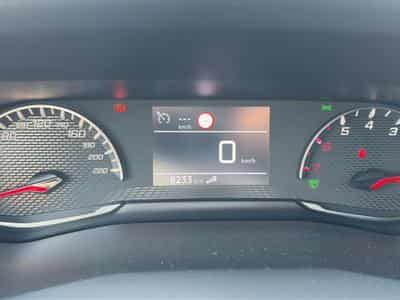 Peugeot 2008 1.2 100 STYLE (2025) - Photo 13