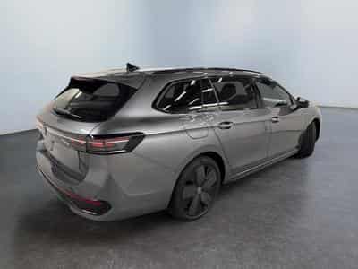 VW Passat R-Line (2025) - Photo 7