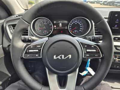 Kia Xceed Standard (2026) - Photo 15