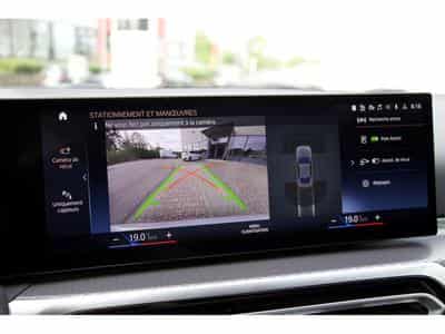BMW 330 330e Aut. Pack M 19" HuD pack Innovation Driving Assistant (2024) - Photo 11