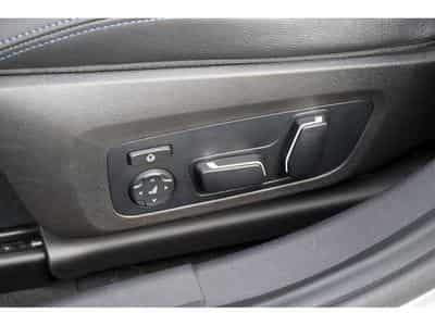 BMW 330 330e Aut. Pack M 19" HuD pack Innovation Driving Assistant (2024) - Photo 13