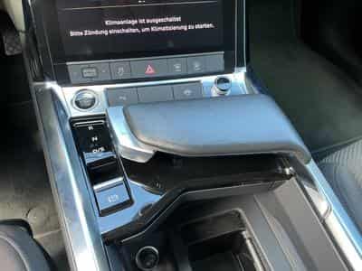 Audi e-tron Standard (2022) - Photo 11