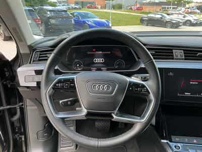 Audi e-tron Standard (2022) - Photo 7