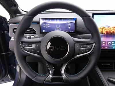 BYD Seal Comfort 1.5 PHEV 212 Automatique Touring (2025) - Photo 11
