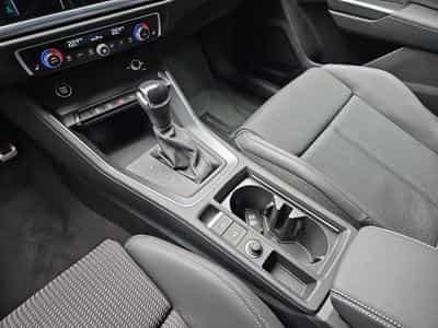 Audi Q3 35 TFSI S-Tronic 150  S-Line (2025) - Photo 11