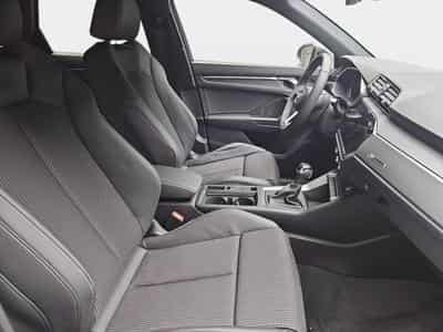 Audi Q3 35 TFSI S-Tronic 150  S-Line (2025) - Photo 14