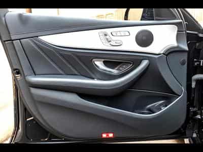 Mercedes E 63 AMG S T-MODELL (612 CH) - CARBON PACKAGE - OBSIDIAN BLACK METALL (2023) - Photo 10