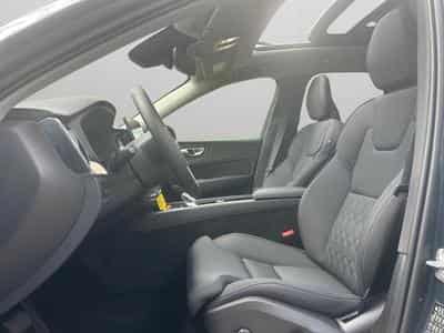 Volvo XC60 FACELIFT T6 Plus Dark / Hybride KIT HIVER INCLUS (2025) - Photo 12