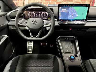 VW T-Roc T-Roc 1.5 eTSI 150cv Hyb-Ess R-LINE (2026) - Photo 4