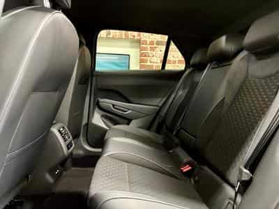 VW T-Roc T-Roc 1.5 eTSI 150cv Hyb-Ess R-LINE (2026) - Photo 6