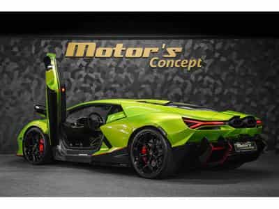 Lamborghini Revuelto AD PERSONAM - VERDE CITREA / ROSSO MARS (2025) - Photo 7