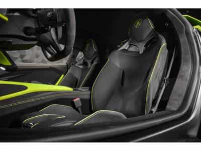 Lamborghini Revuelto AD PERSONAM - VERDE CITREA / ROSSO MARS (2025) - Photo 9