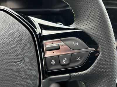 Peugeot 308 1.2 PureTech 145 e-DSC6 GT (2025) - Photo 11