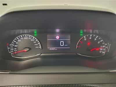 Peugeot 2008 1.2 PureTech 100Cv Active CARPLAY / PDC (2023) - Photo 10