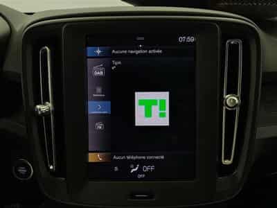 Volvo XC40 1.5 T2 Essential FULL LED/CARPLAY/JA17/PDC (2023) - Photo 11