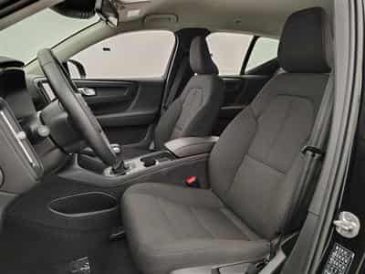 Volvo XC40 1.5 T2 Essential FULL LED/CARPLAY/JA17/PDC (2023) - Photo 7