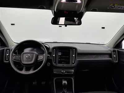 Volvo XC40 1.5 T2 Essential FULL LED/CARPLAY/JA17/PDC (2023) - Photo 8