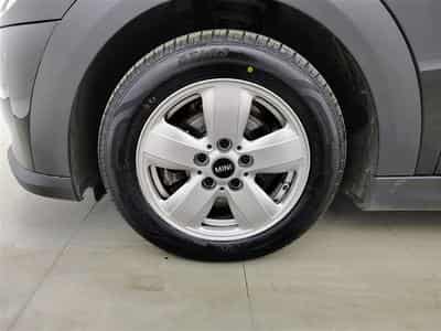 MINI Cooper 1.5A Cooper AUTO / NAVI PRO / FULL LED / ALU (2023) - Photo 6