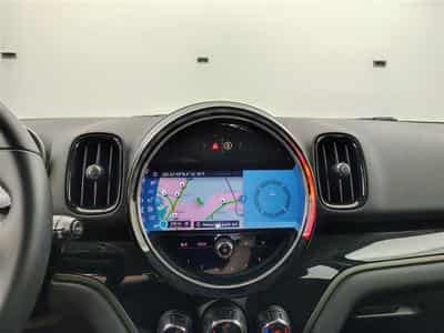MINI Countryman 1.5A PHEV Cooper SE ALL4/NAVI/FULL LED/JA17/PDC (2023) - Photo 11