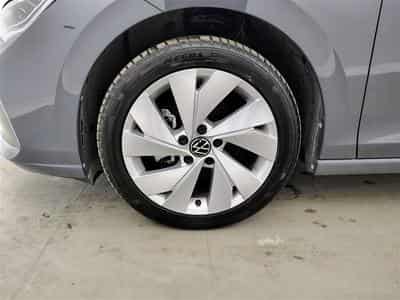 VW Golf 1.5 eTSI Life DSG/NAVI/TO PANO/FULL LED/JA17/PDC (2024) - Photo 6