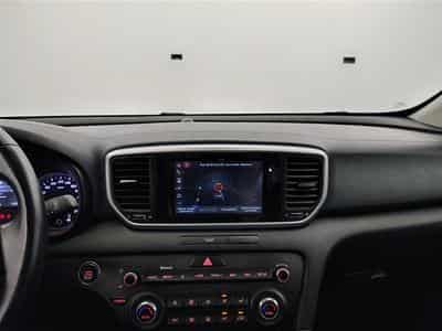 Kia Sportage 1.6i More NAVI / CAMERA / KEYLESS (2019) - Photo 11