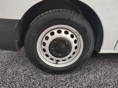 Peugeot Expert 2.0 BlueHDi EAT8 L2 NAVI CLIM / TEL / PDC AV-AR (2023) - Photo 6