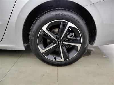 Opel Astra Sports Tourer 1.2 Turbo Edition NAVI / FULL LED / CARPLAY (2024) - Photo 6