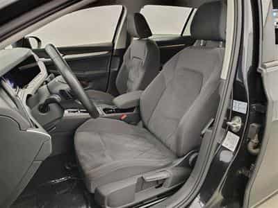 VW Golf 1.0 eTSI 110cv DSG Business NAVI / FULL LED / ALCANTARA (2022) - Photo 7