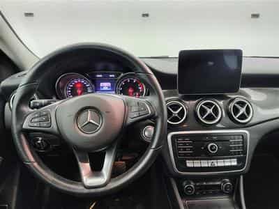 Mercedes GLA 180 GLA 180 *NAVI/CUIR/FULL LED/PDC AV-AR/S.CHAUFF* (2019) - Photo 9