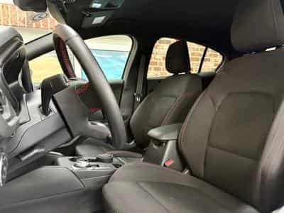 Ford Focus Focus 1.5 EcoBlue 115cv Auto ST-LINE (2025) - Photo 5