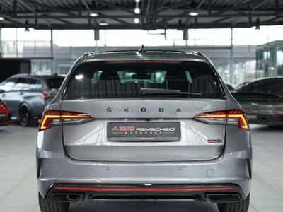 Skoda Octavia RS 4x4 *1.H *19 *Virtual*Pano*AHK*360° (2024) - Photo 9