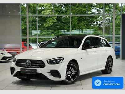 Mercedes E 300 e T AMG Line *Pano *BURM *Night (2021) - Photo 1