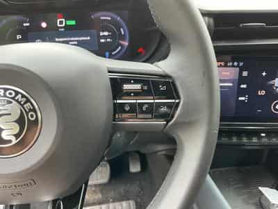Alfa-Romeo Junior 54 kWh 1 phase charging (2025) - Photo 13
