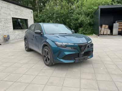 Alfa-Romeo Junior 54 kWh 1 phase charging (2025) - Photo 2