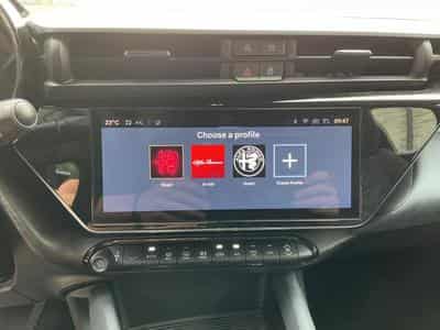 Alfa-Romeo Junior 54 kWh *1 phase charging (2025) - Photo 8
