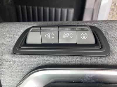 Renault Clio 1.5 dCi 101 Evolution (2025) - Photo 14