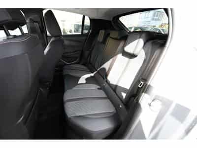 Peugeot 208 1.2 Hybrid e-DSC6 110 Allure (2025) - Photo 10
