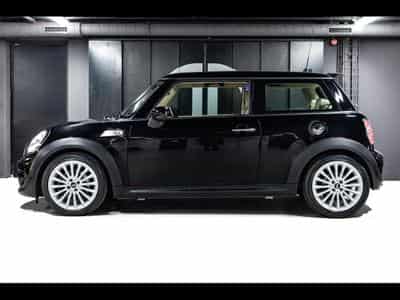 Mini Cooper S (R56) 3 PORTES AUTO GOODWOOD EDITION - 1 OF 1000 - BLACK D (2012) - Photo 2
