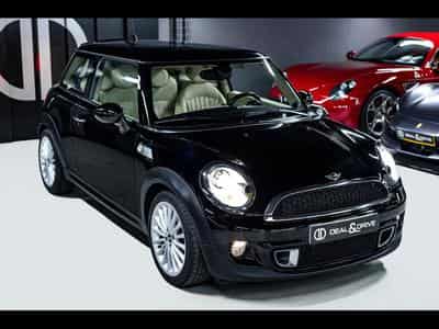Mini Cooper S (R56) 3 PORTES AUTO GOODWOOD EDITION - 1 OF 1000 - BLACK D (2012) - Photo 6